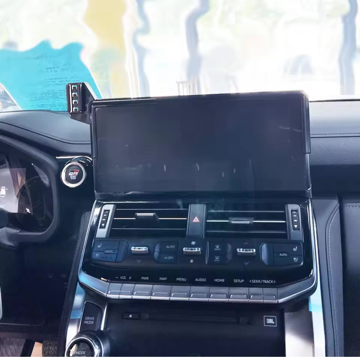 ستاند تلفون لاند كروزر من 2022 الى 2025